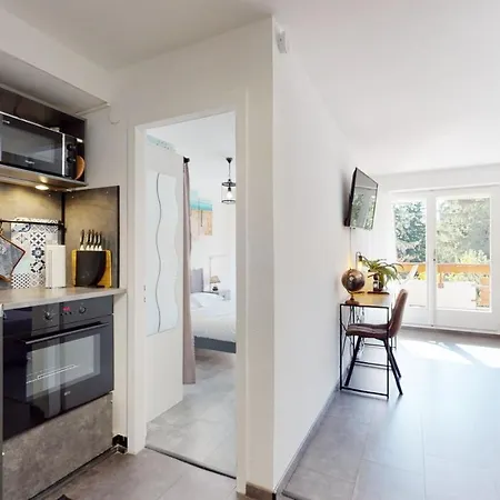 Nice Mountain Apartment, Close To Shops Of Apartment