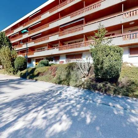 Nice Mountain Apartment, Close To Shops Of Apartamento
